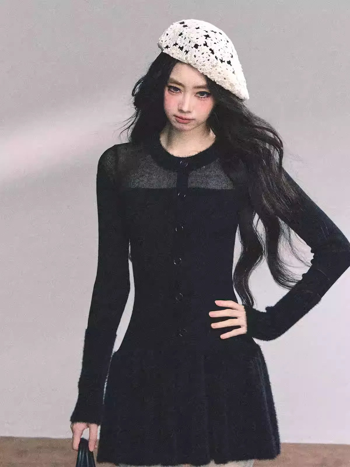 Đầm Len Đen Dáng Xoè Nhẹ