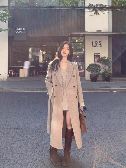 Đầm Dệt Kim Cổ V Ống Loe Mulvan