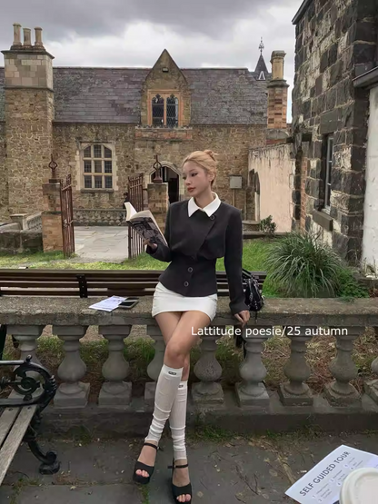 Áo Vest Cổ Trắng